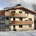 아파트 Mair